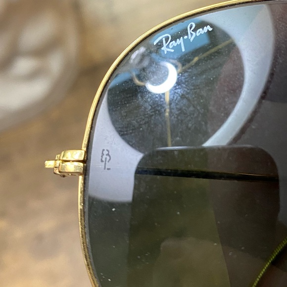 RAY BAN Vintage 1970s-1980s Aviator Sunglasses - Picture 3 of 3